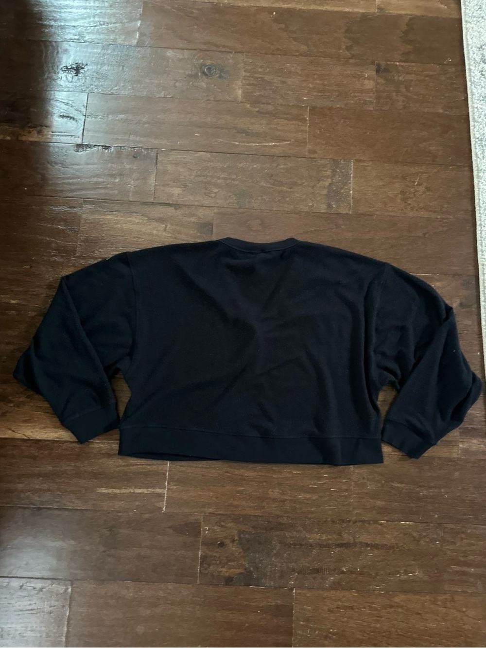 ALO Yoga Black Henley Pullover Cropped Size Small-EUC - Picture 5 of 9